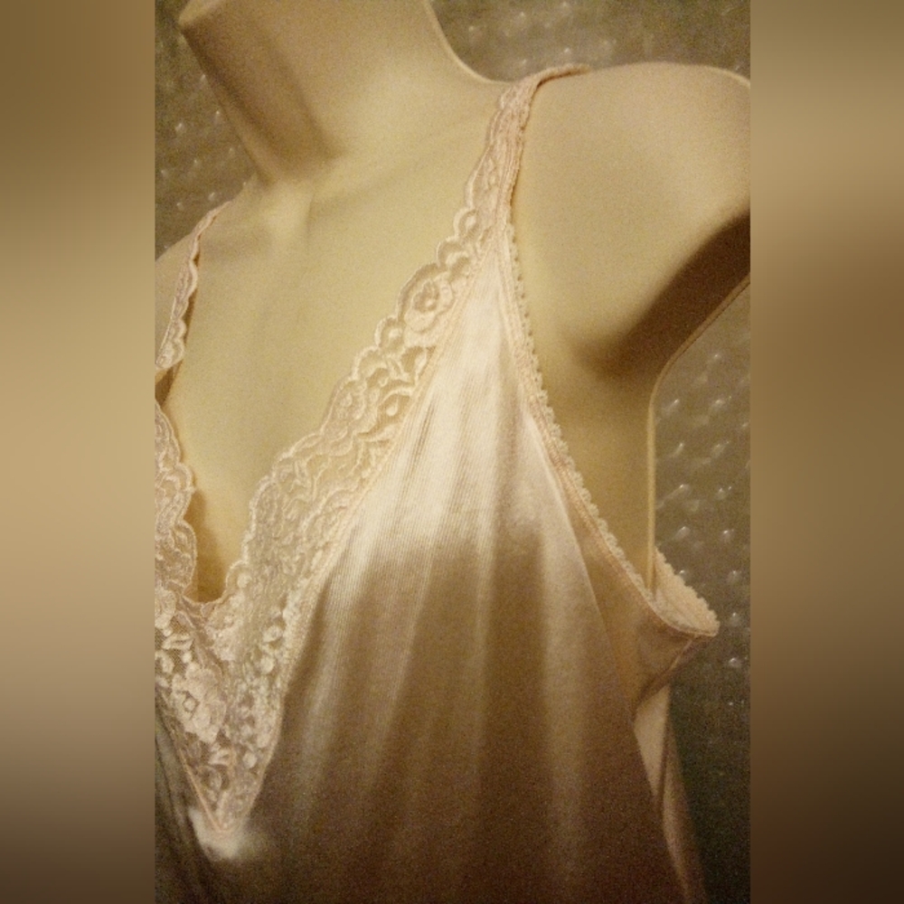 Vintage Vanity Fair Camisole Size 38/42 - Picture 3 of 6